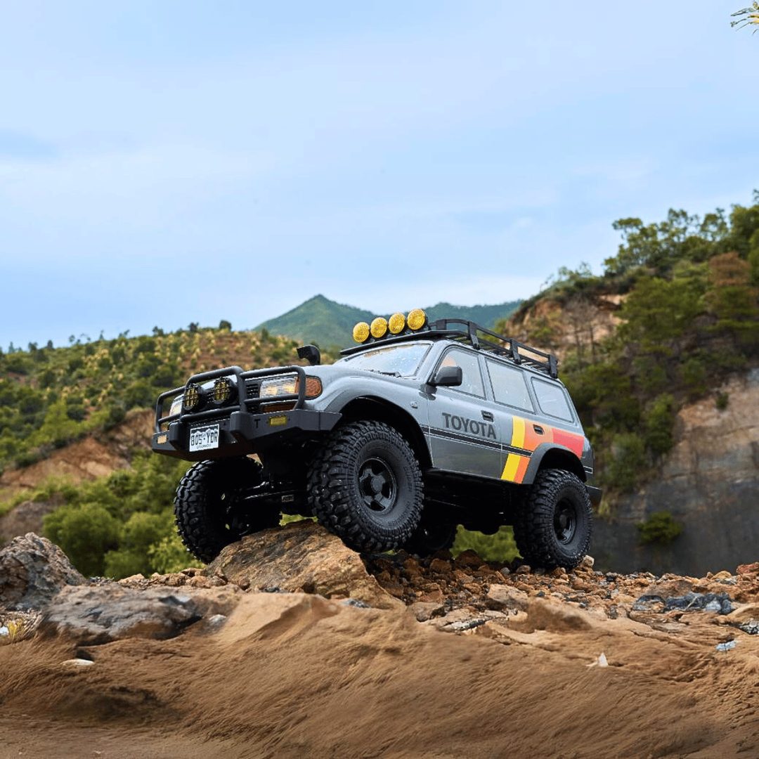FMS FCX10 LC80 1:10 Toyota Land Cruiser 80 RS — RC Crawler (RTR) — FCX10 1:10 crawler chassis